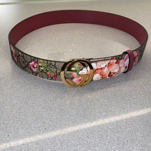 Gucci Belt size 85 (34) red floral w gold buckle